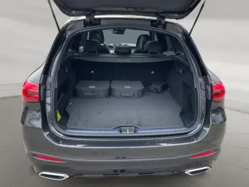 MERCEDES-BENZ GLC 300 e 4M  AMG 19Z Night Pano AHK Fahrass.