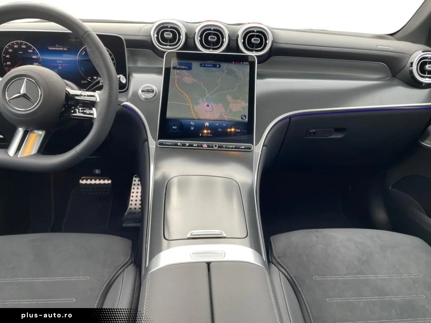 MERCEDES-BENZ GLC 300 e 4M  AMG 19Z Night Pano AHK Fahrass.