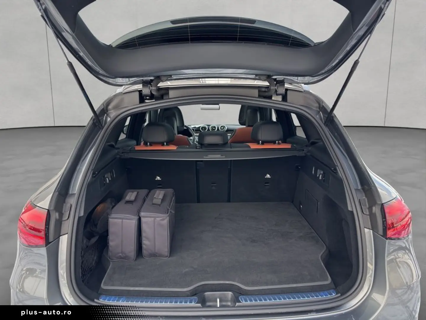 MERCEDES-BENZ GLC 300 e 4M AMG Panodach Dig.Light 360