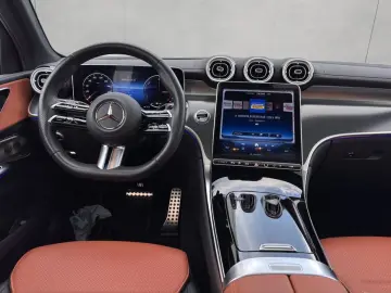 MERCEDES-BENZ GLC 300 e 4M AMG Panodach Dig.Light 360