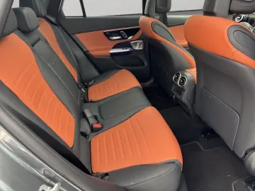 MERCEDES-BENZ GLC 300 e 4M AMG Panodach Dig.Light 360