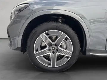MERCEDES-BENZ GLC 300 e 4M AMG Panodach Dig.Light 360