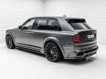 ROLLS ROYCE Cullinan Black Badge MANSORY Starlight R24