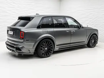 ROLLS ROYCE Cullinan Black Badge MANSORY Starlight R24