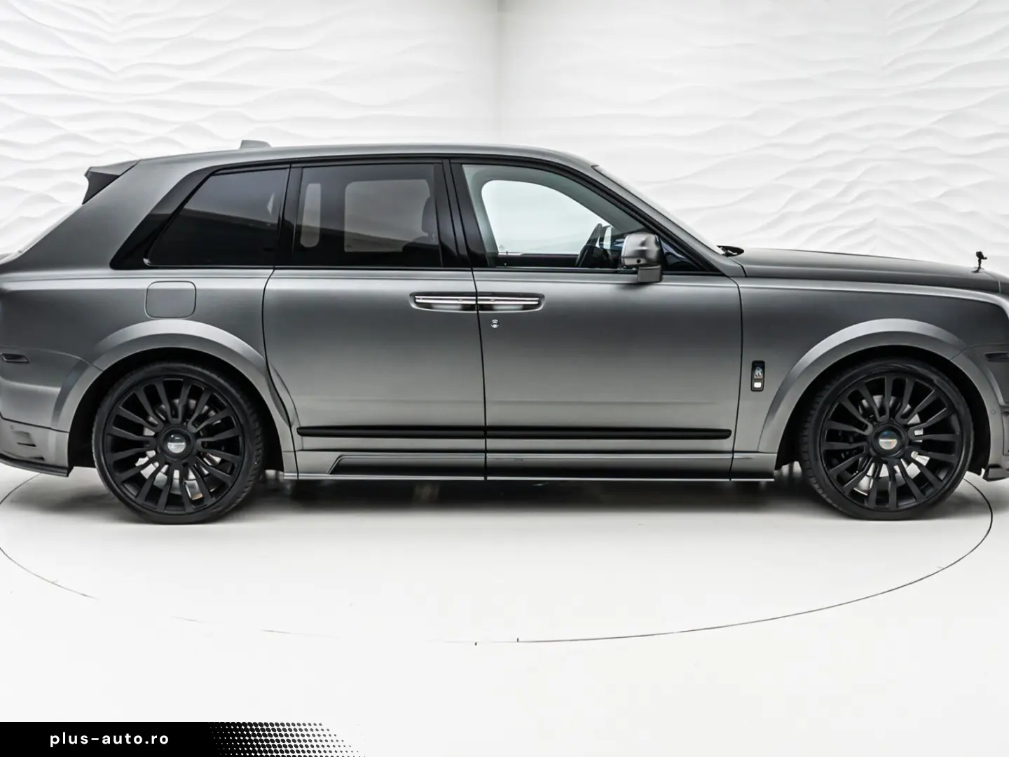 ROLLS ROYCE Cullinan Black Badge MANSORY Starlight R24