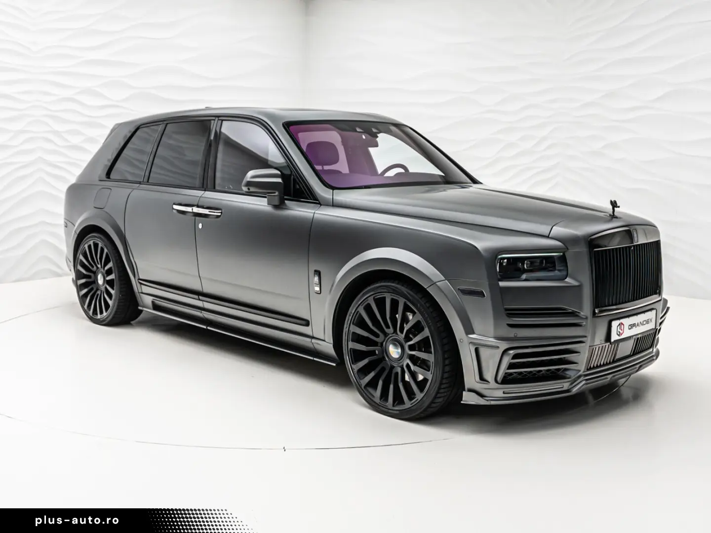 ROLLS ROYCE Cullinan Black Badge MANSORY Starlight R24