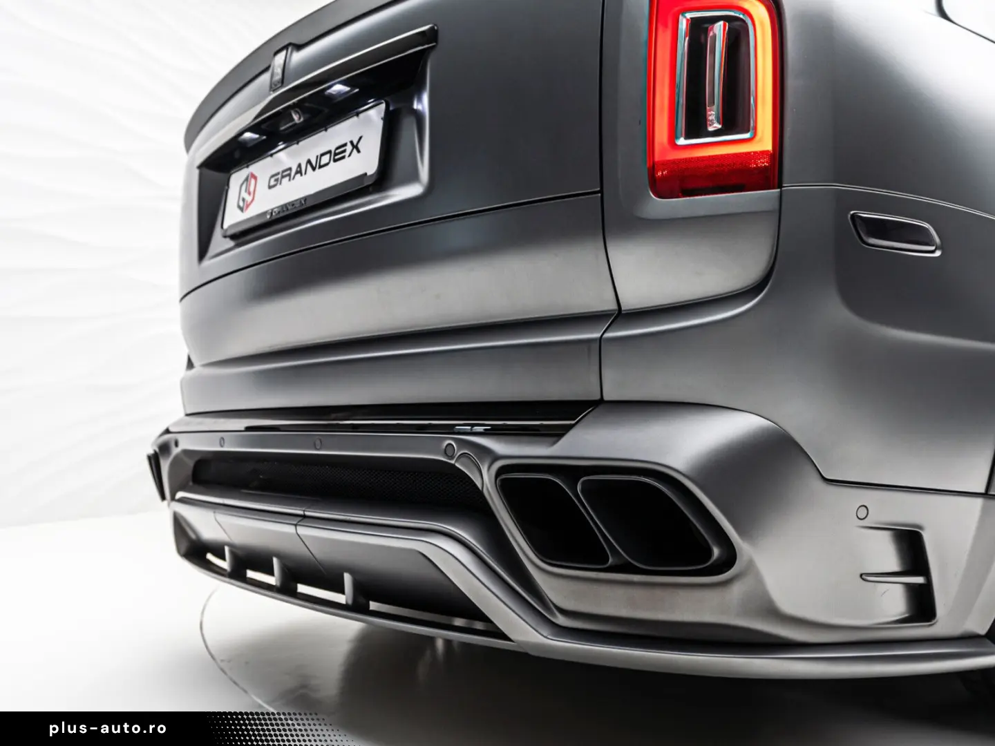 ROLLS ROYCE Cullinan Black Badge MANSORY Starlight R24