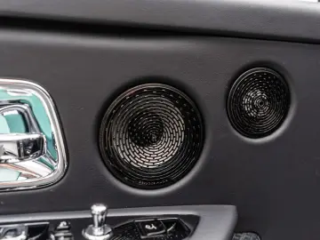 ROLLS ROYCE Cullinan Black Badge MANSORY Starlight R24