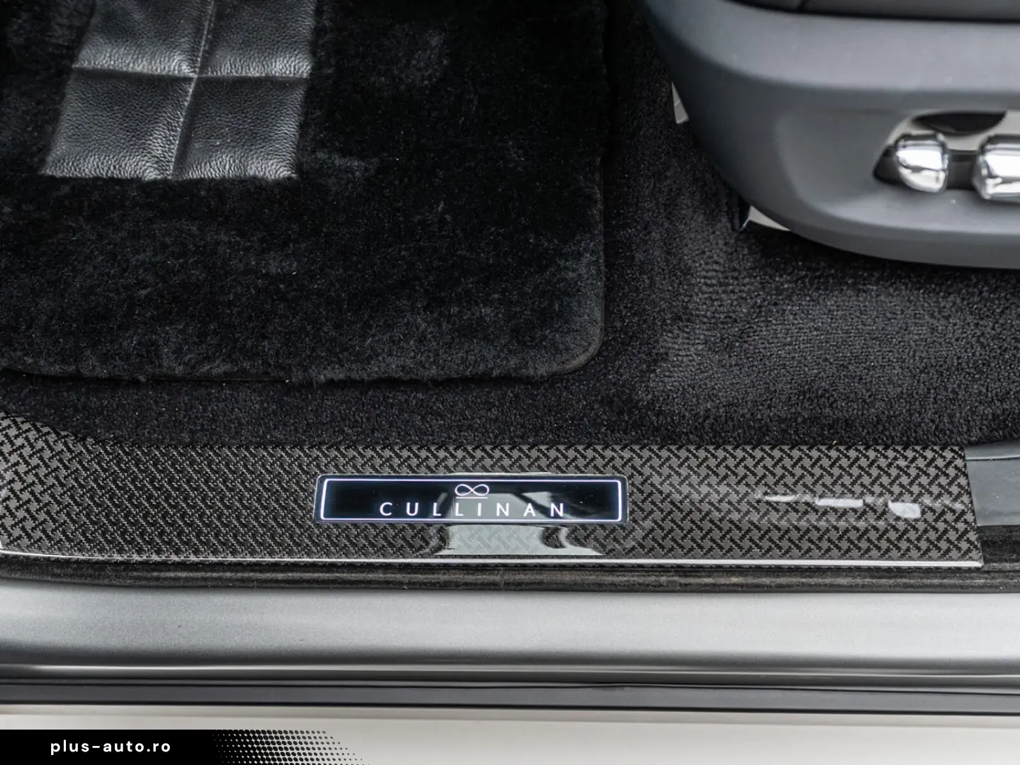 ROLLS ROYCE Cullinan Black Badge MANSORY Starlight R24