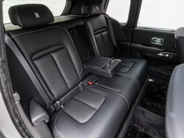 ROLLS ROYCE Cullinan Black Badge MANSORY Starlight R24