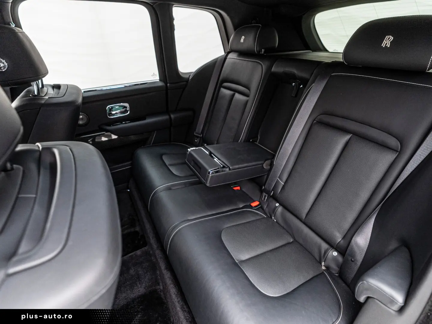 ROLLS ROYCE Cullinan Black Badge MANSORY Starlight R24