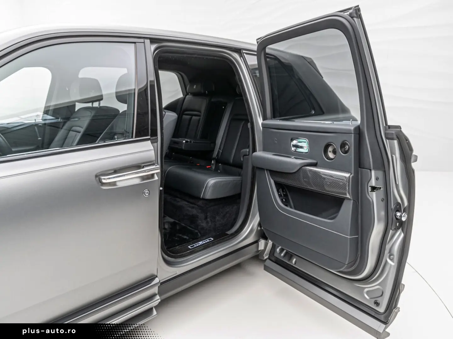 ROLLS ROYCE Cullinan Black Badge MANSORY Starlight R24