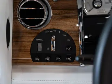 ROLLS ROYCE Dawn BESPOKE MASSAGE HEAD-UP 21 LM TV SOFT-CLOSE