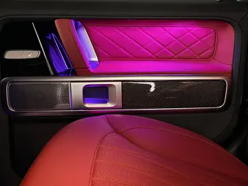 MERCEDES-BENZ G63 AMG Superior Night Paket II Burmester