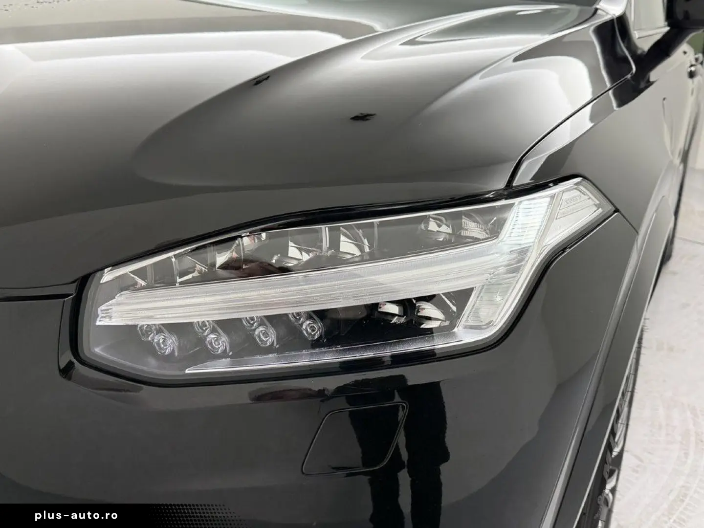 VOLVO XC90 T8 Core Recharge Plug-In Hybrid AWD ACC LED