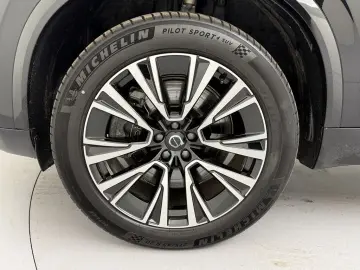 VOLVO XC90 T8 Core Recharge Plug-In Hybrid AWD ACC LED