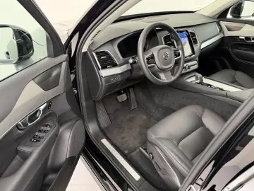 VOLVO XC90 T8 Core Recharge Plug-In Hybrid AWD ACC LED