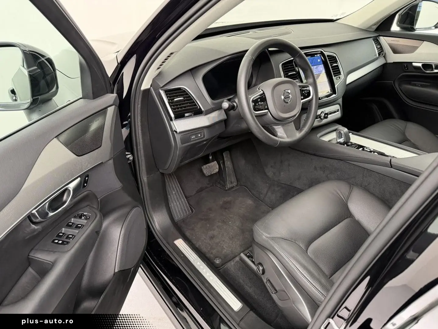 VOLVO XC90 T8 Core Recharge Plug-In Hybrid AWD ACC LED