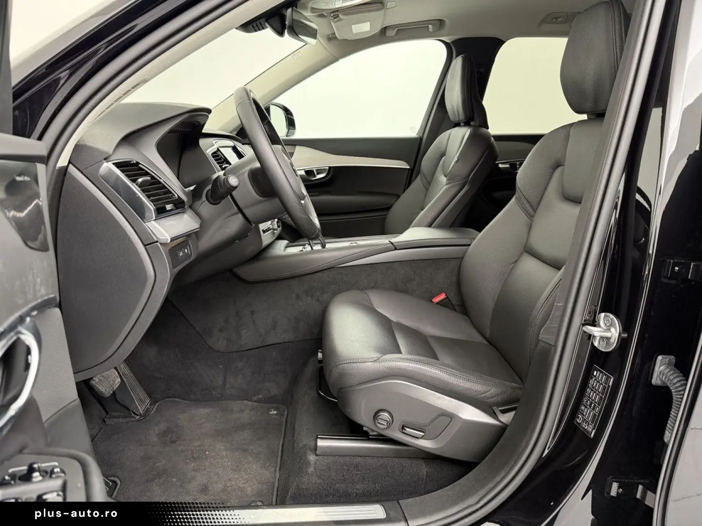 VOLVO XC90 T8 Core Recharge Plug-In Hybrid AWD ACC LED