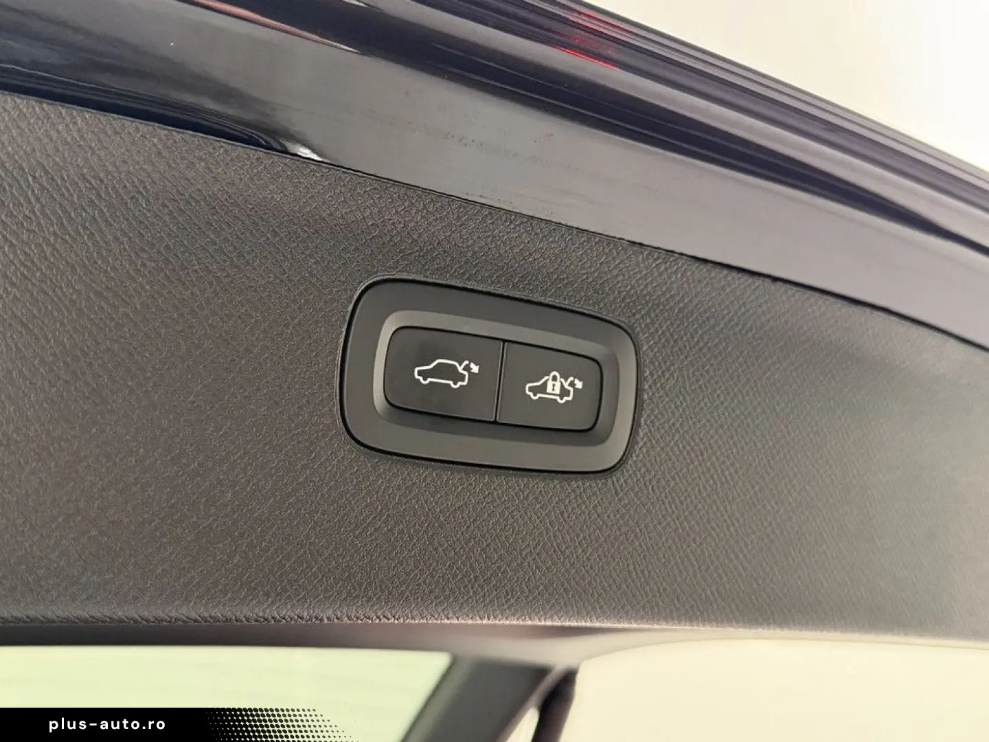 VOLVO XC90 T8 Core Recharge Plug-In Hybrid AWD ACC LED