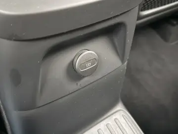 VOLVO XC90 T8 Core Recharge Plug-In Hybrid AWD ACC LED