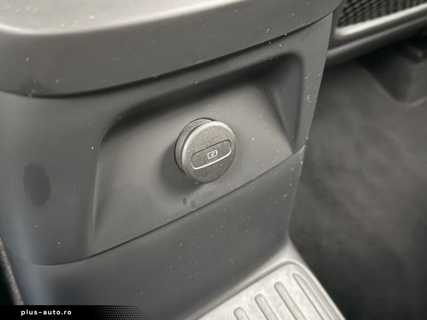 VOLVO XC90 T8 Core Recharge Plug-In Hybrid AWD ACC LED