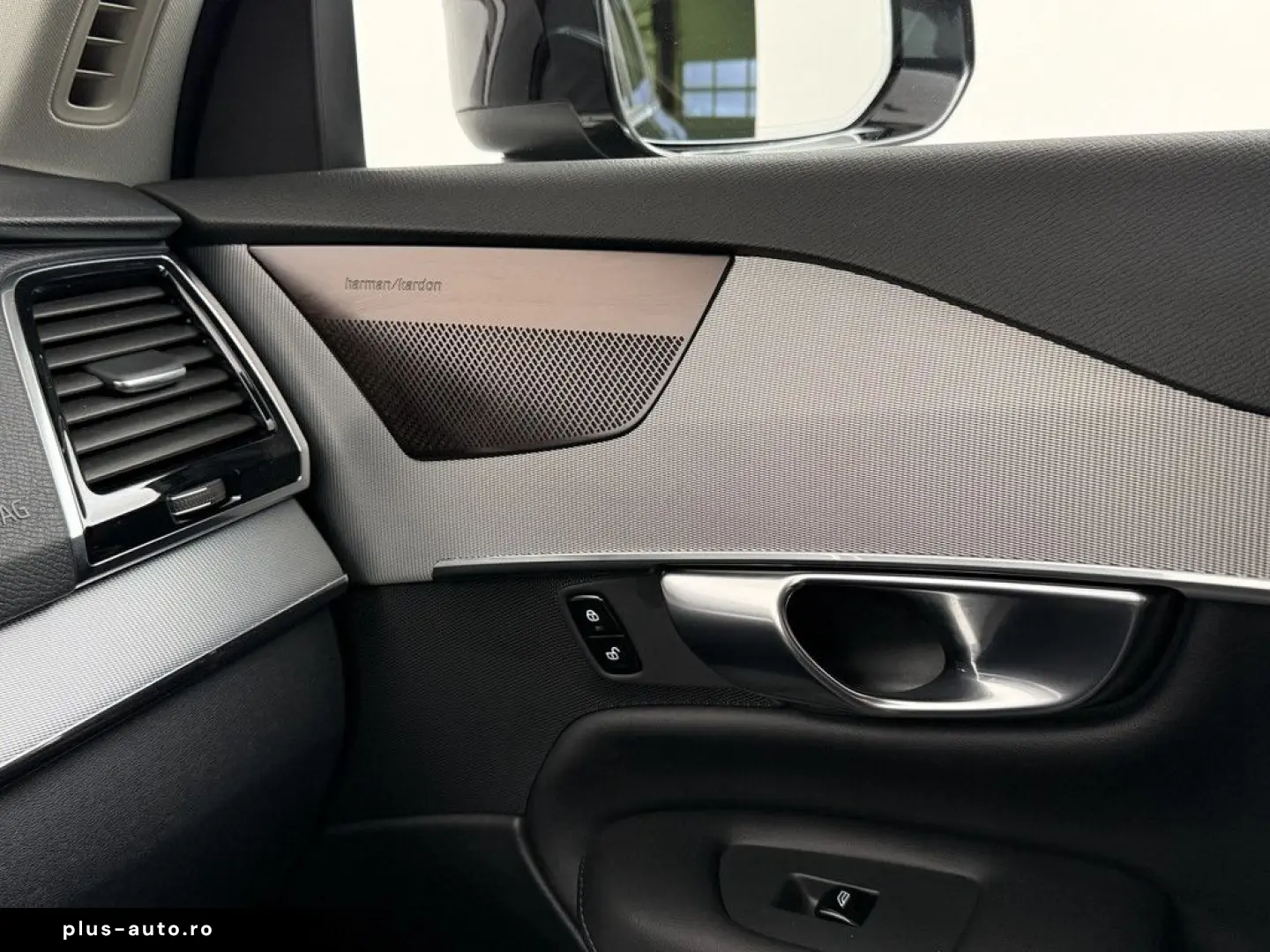 VOLVO XC90 T8 Core Recharge Plug-In Hybrid AWD ACC LED