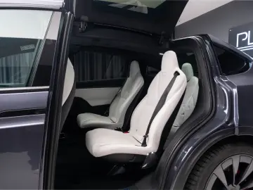 Tesla Model X Plaid