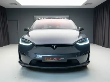 Tesla Model X Plaid