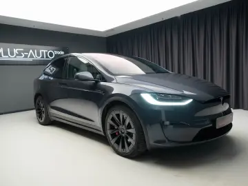 Tesla Model X Plaid