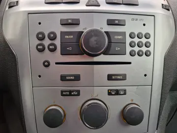 Opel Zafira 1.6 – Benzină