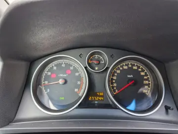 Opel Zafira 1.6 – Benzină