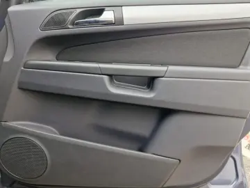 Opel Zafira 1.6 – Benzină