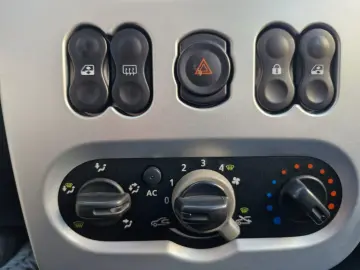 Dacia Logan MCV   Benzină   Manual