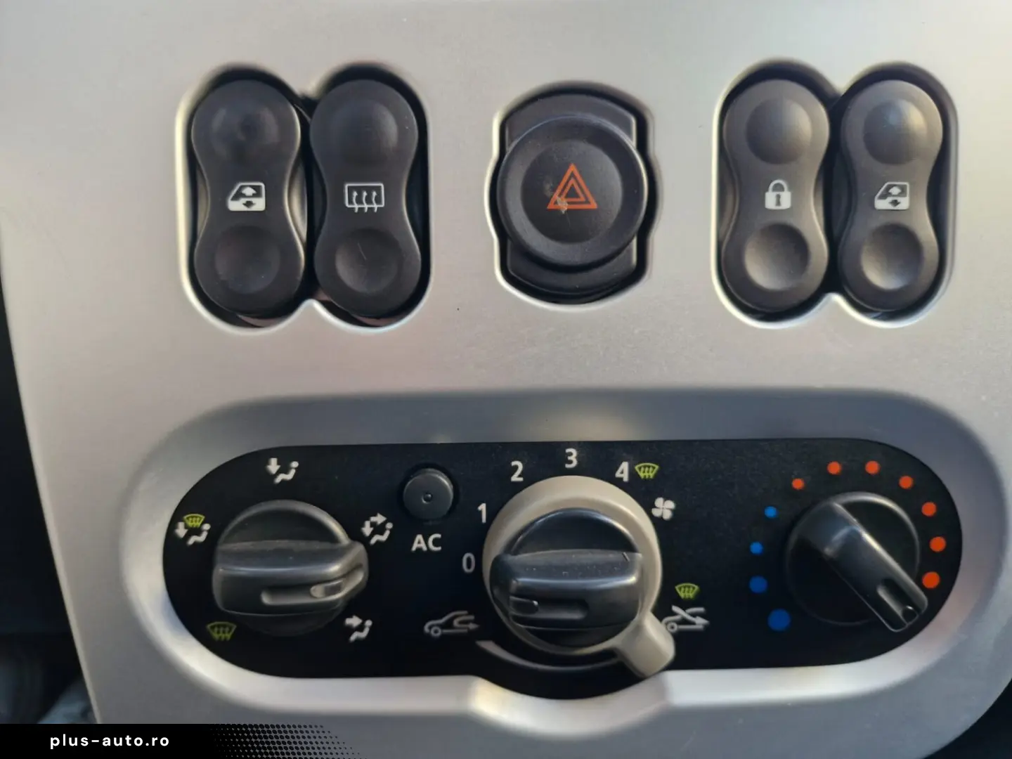 Dacia Logan MCV   Benzină   Manual