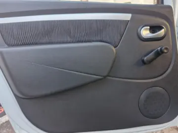 Dacia Logan MCV   Benzină   Manual