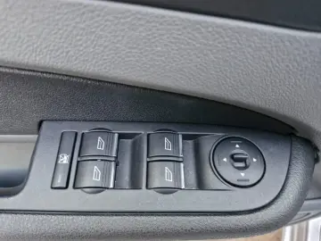 Ford Focus 1.6   Benzină  Manual   105 CP