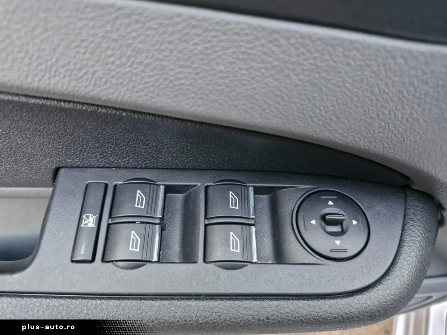 Ford Focus 1.6   Benzină  Manual   105 CP