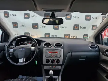 Ford Focus 1.6   Benzină  Manual   105 CP