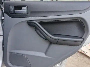 Ford Focus 1.6   Benzină  Manual   105 CP