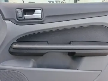 Ford Focus 1.6   Benzină  Manual   105 CP