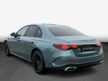 MERCEDES-BENZ E 200 AMG-Adv