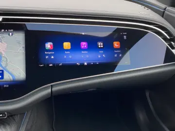 MERCEDES-BENZ E 200 AMG-Adv