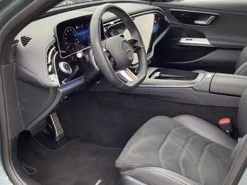 MERCEDES-BENZ E 200 AMG-Adv