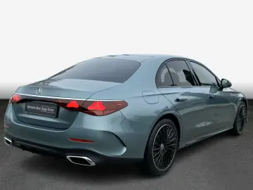 MERCEDES-BENZ E 200 AMG-Adv
