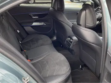 MERCEDES-BENZ E 200 AMG-Adv