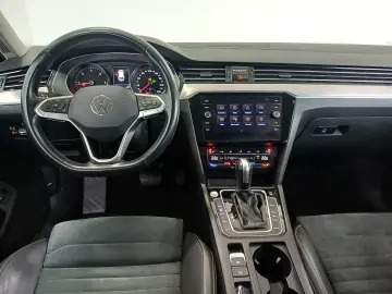 VW Passat Elegance 2.0 TDI DSG
