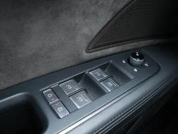 AUDI A8 50 TDI Lang quattro S line Black Edit. Pano