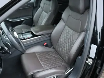 AUDI A8 50 TDI Lang quattro S line Black Edit. Pano