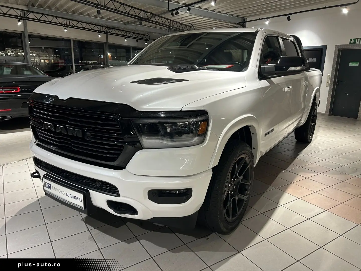 DODGE RAM Laramie Night  Luftfahrwerk  Pano  LED  V8